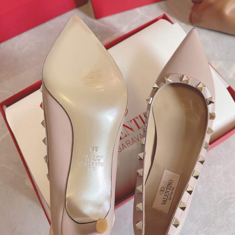 Valentino Classic Rivet Shoes SH00172