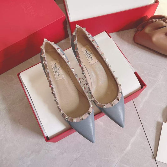 Valentino Classic Rivet Shoes SH00173