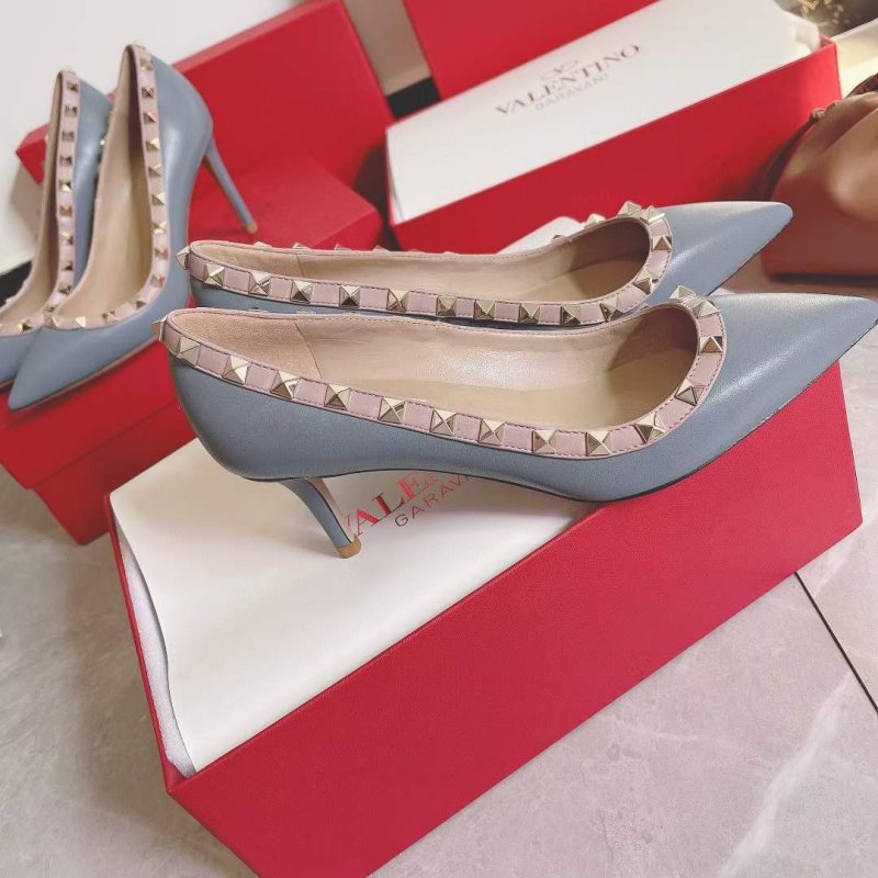 Valentino Classic Rivet Shoes SH00173