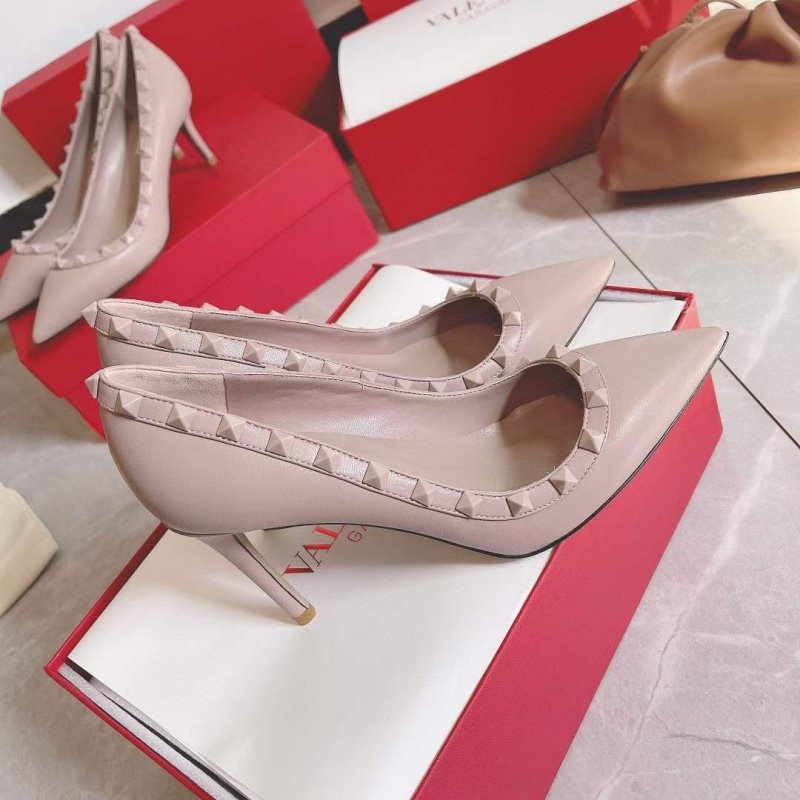 Valentino Classic Rivet Shoes SH00174