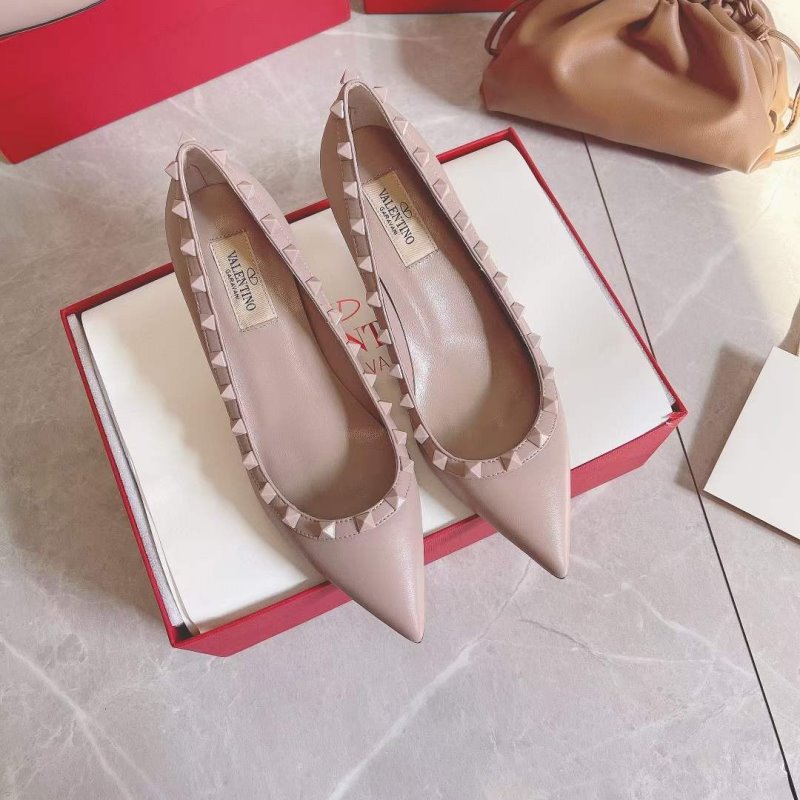 Valentino Classic Rivet Shoes SH00174