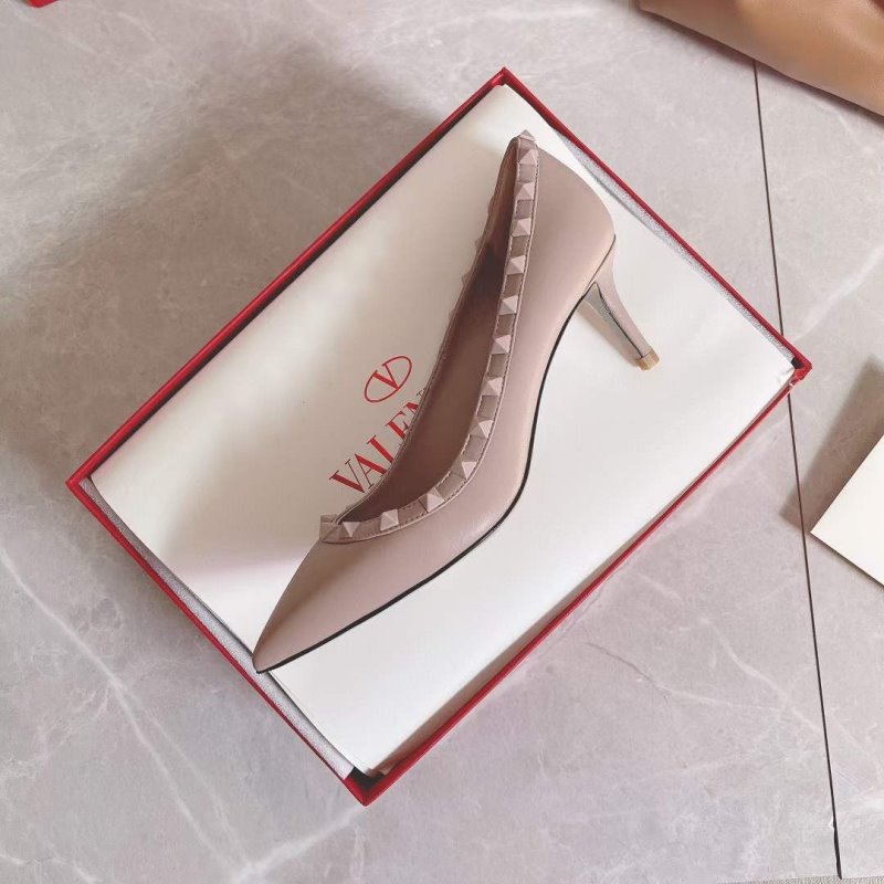 Valentino Classic Rivet Shoes SH00174