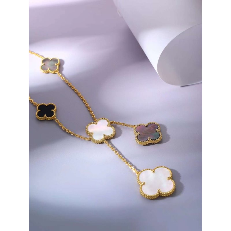 Van Cleef and Arpels Alhambra four leaf clover necklace JWL01111