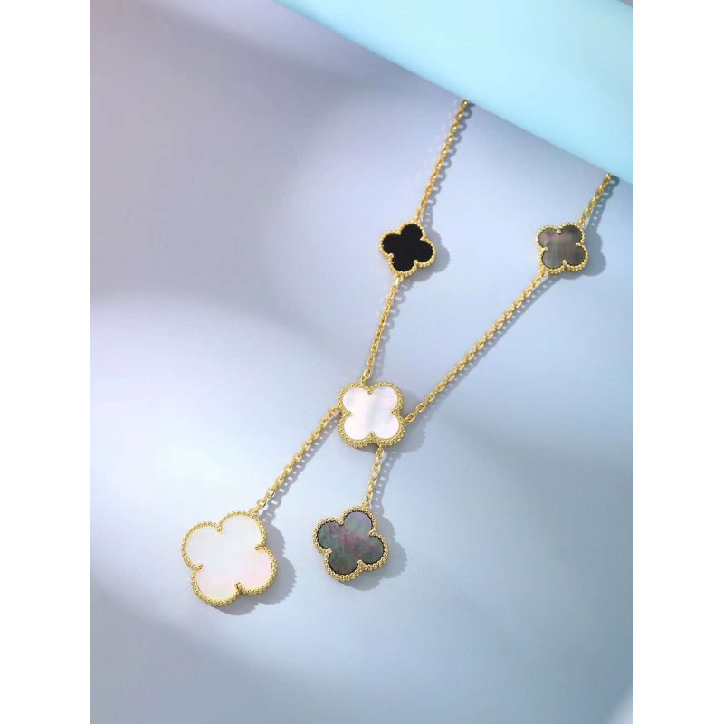 Van Cleef and Arpels Alhambra four leaf clover necklace JWL01111