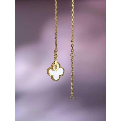 Van Cleef and Arpels Alhambra four leaf clover necklace JWL01111