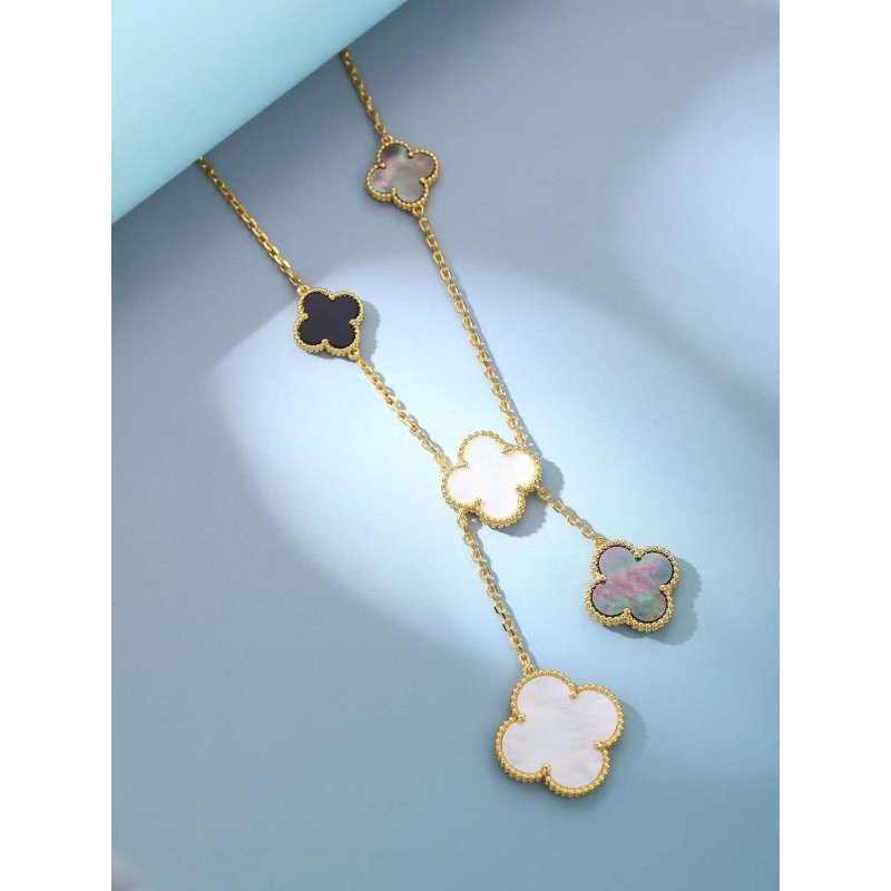 Van Cleef and Arpels Alhambra four leaf clover necklace JWL01111