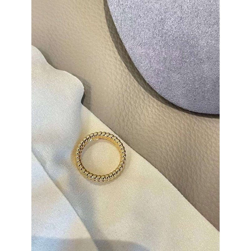 Van Cleef and Arpels Diamond Ring JWL00217