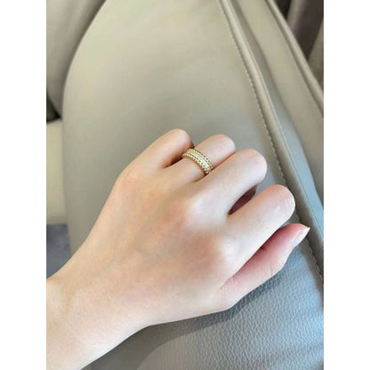 Van Cleef and Arpels Diamond Ring JWL00217