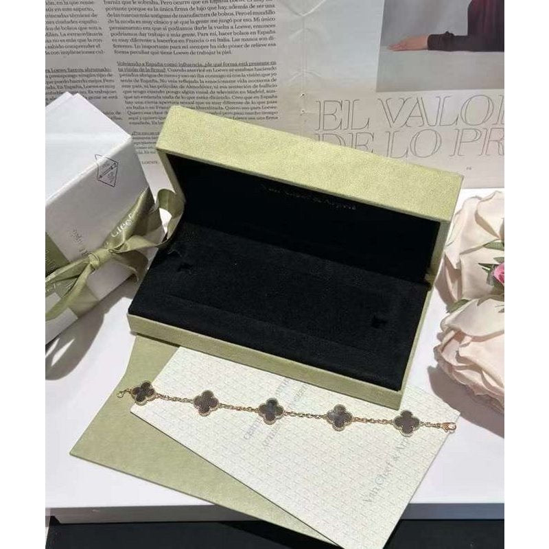 Van Cleef and Arpels Five Flower Bracelet JWL00136