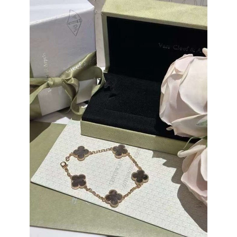 Van Cleef and Arpels Five Flower Bracelet JWL00136
