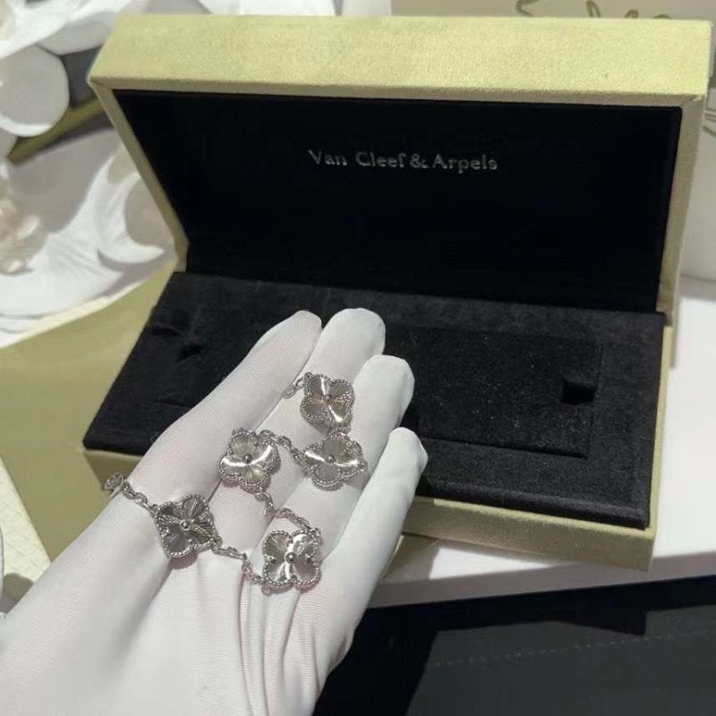 Van Cleef and Arpels Five Flower Bracelet JWL00137
