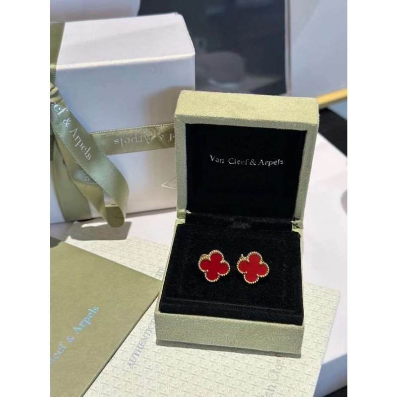 Van Cleef and Arpels Five Flower Stud JWL00138