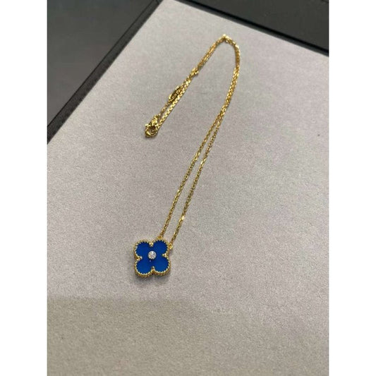 Van Cleef and Arpels Four Leaf Clover Chain JWL00221
