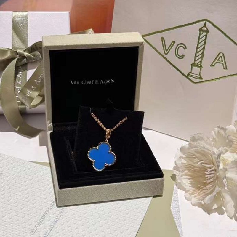 Van Cleef and Arpels Four Leaf Clover Necklace JWL00161