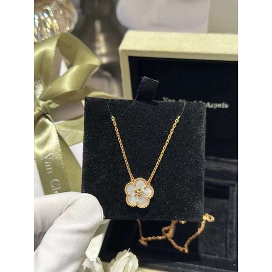 Van Cleef and Arpels Four Leaf Clover Necklace JWL00165