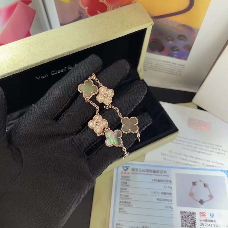 Van Cleef and Arpels Fritillaria Diamond Bracelet JWL00127