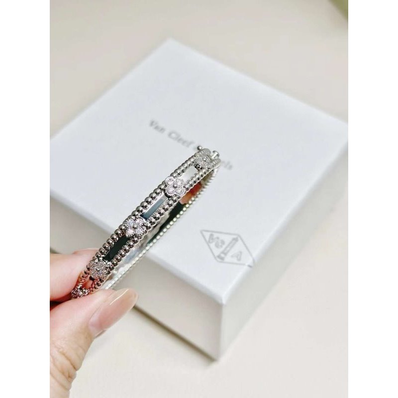 Van Cleef and Arpels Kaleidoscope Bracelet JWL00121