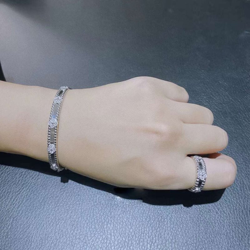 Van Cleef and Arpels Kaleidoscope Bracelet JWL00121