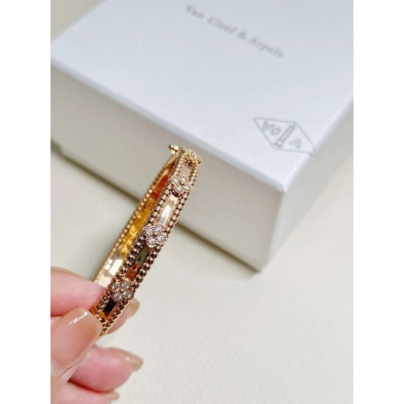 Van Cleef and Arpels Kaleidoscope Bracelet JWL00122