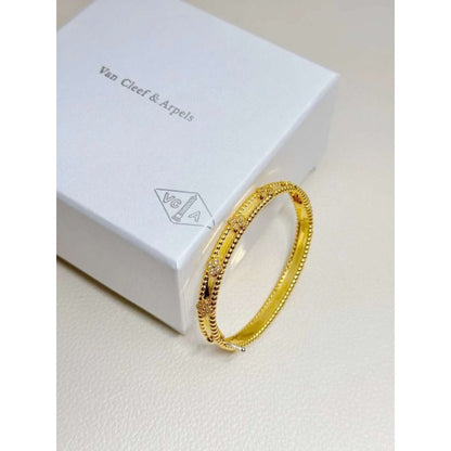 Van Cleef and Arpels Kaleidoscope Bracelet JWL00123