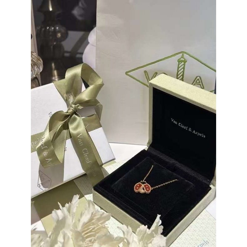 Van Cleef and Arpels Necklace JWL00166