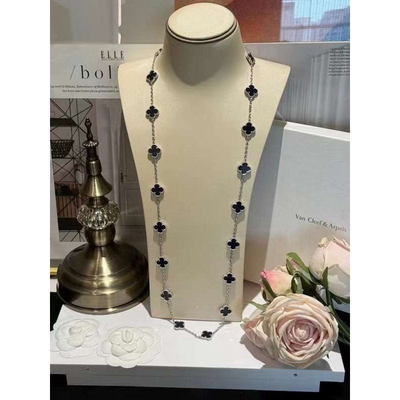 Van Cleef and Arpels Obsidian Necklace JWL00113