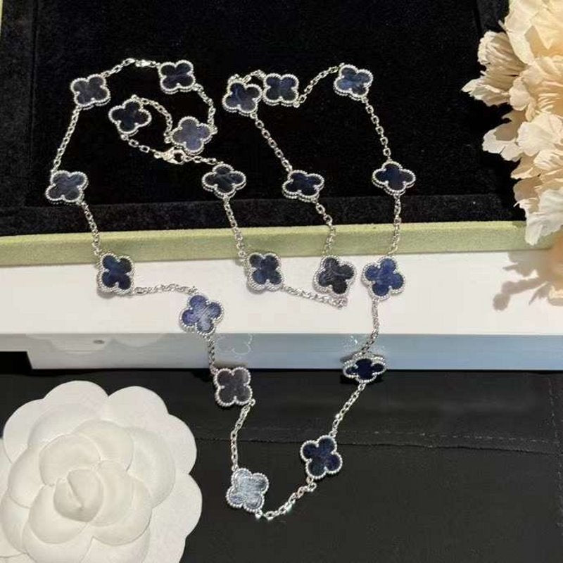 Van Cleef and Arpels Obsidian Necklace JWL00113
