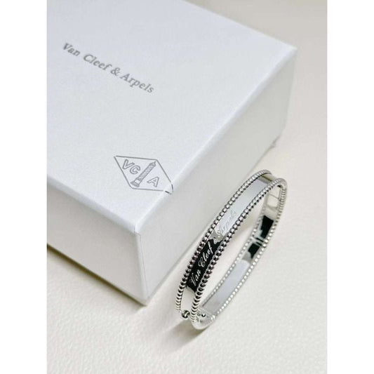 Van Cleef and Arpels Perlee Bracelet JWL00120