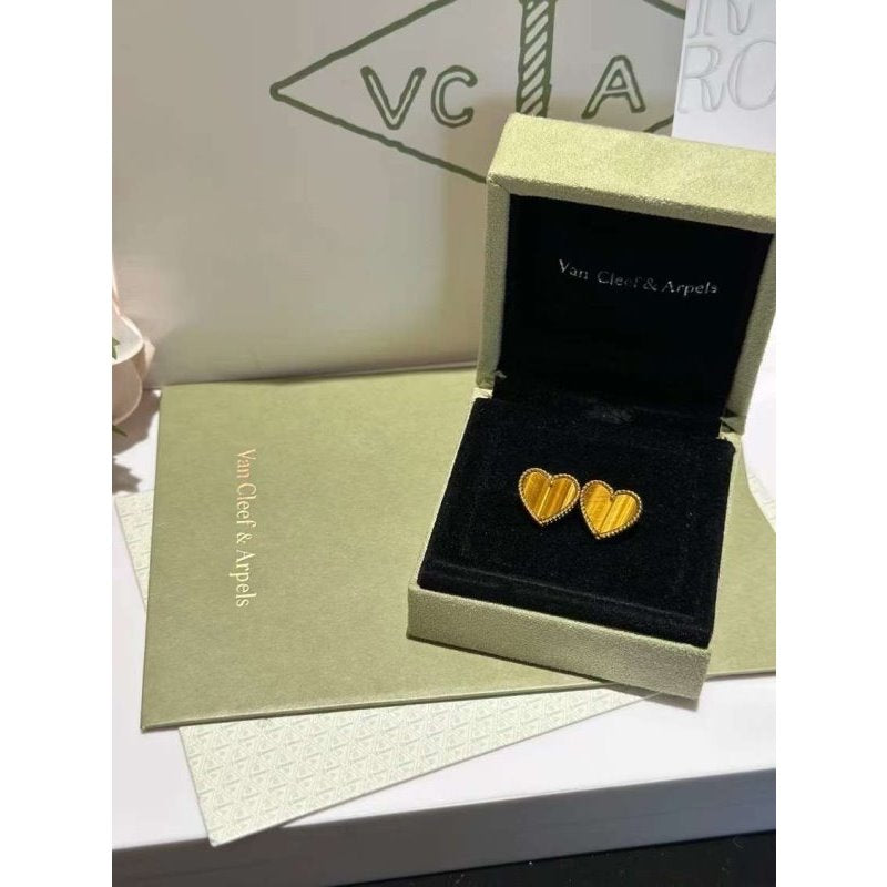 Van Cleef and Arpels Tiger Eye Stud JWL00140