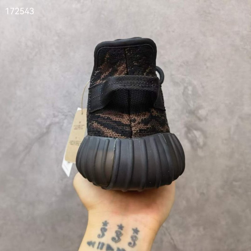 Yeezy 350V2 Boost Shoe SHS04753