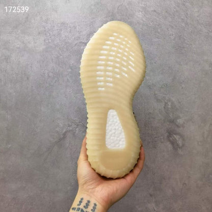 Yeezy 350V2 Boost Shoe SHS04754