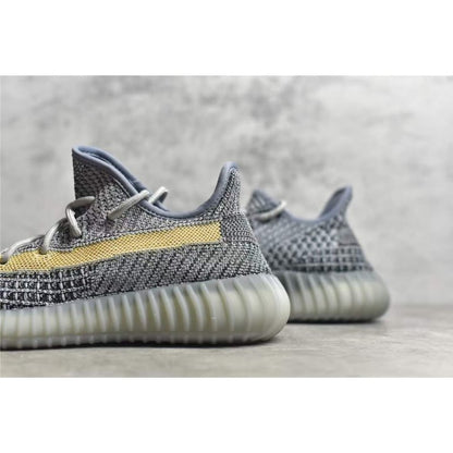 Yeezy 350V2 Boost Shoe SHS04760