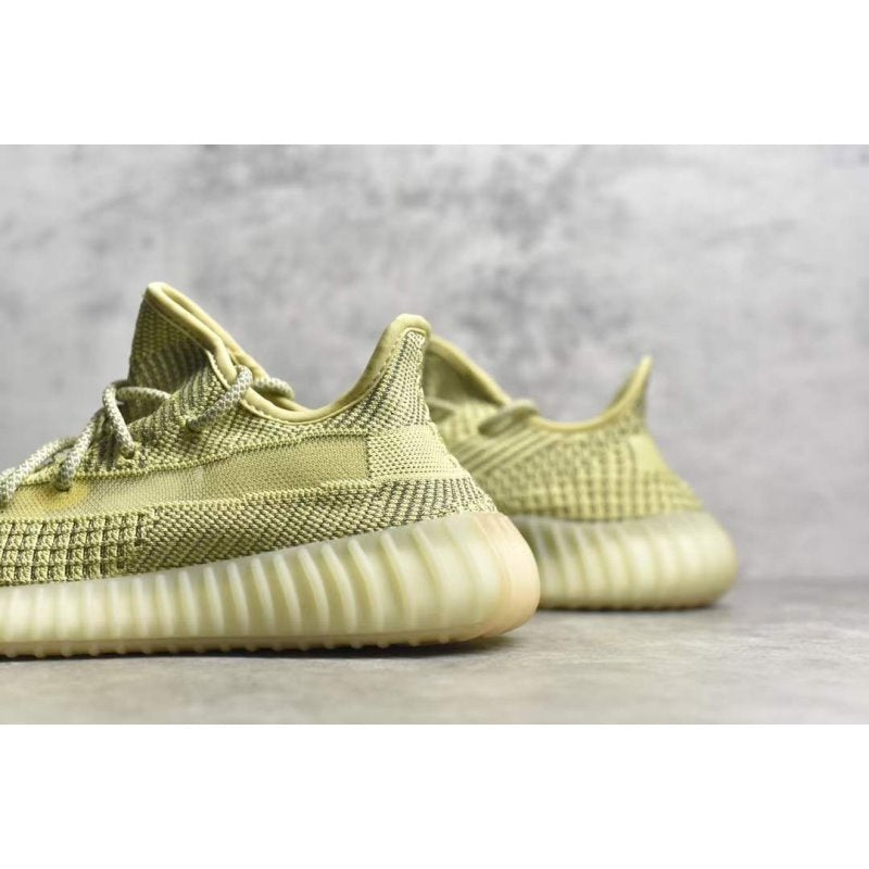 Yeezy 350V2 Boost Shoe SHS04763