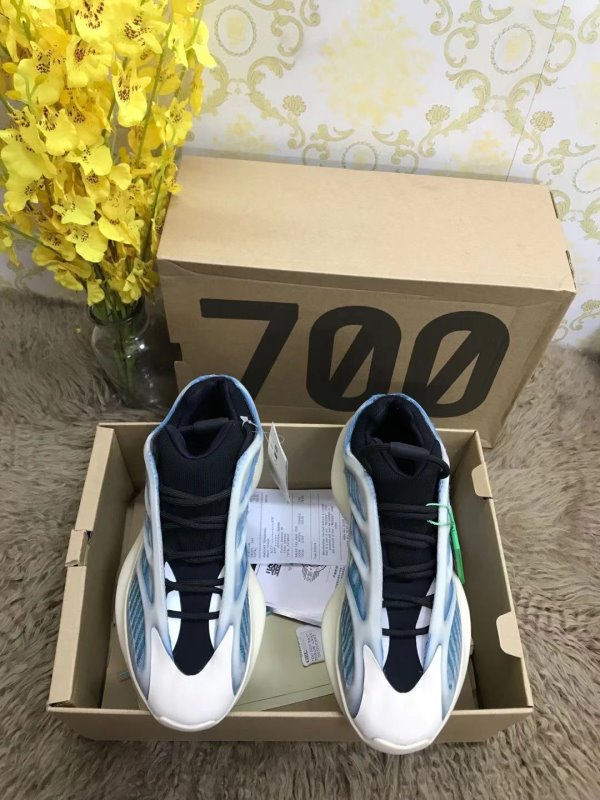 Yeezy Boost 700 SHS02938